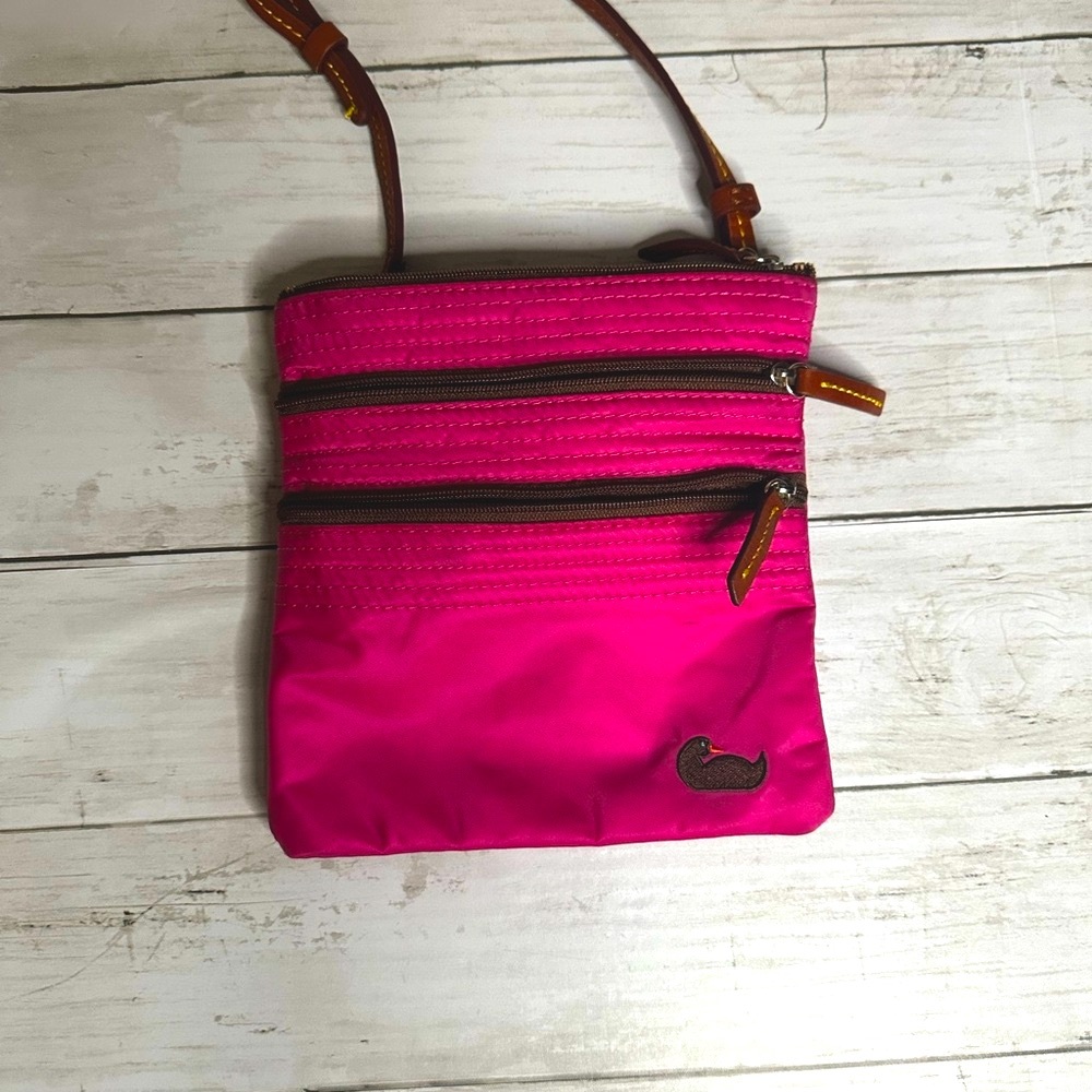 Dooney & Bourke crossbody pink